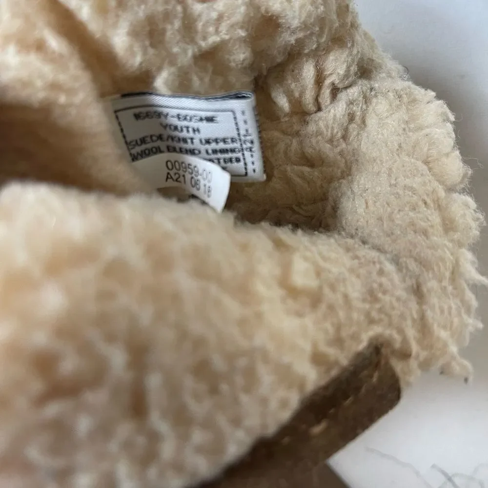 BearPaw youth suedes and back knit boots with sheep skin wool blend lining SZ4